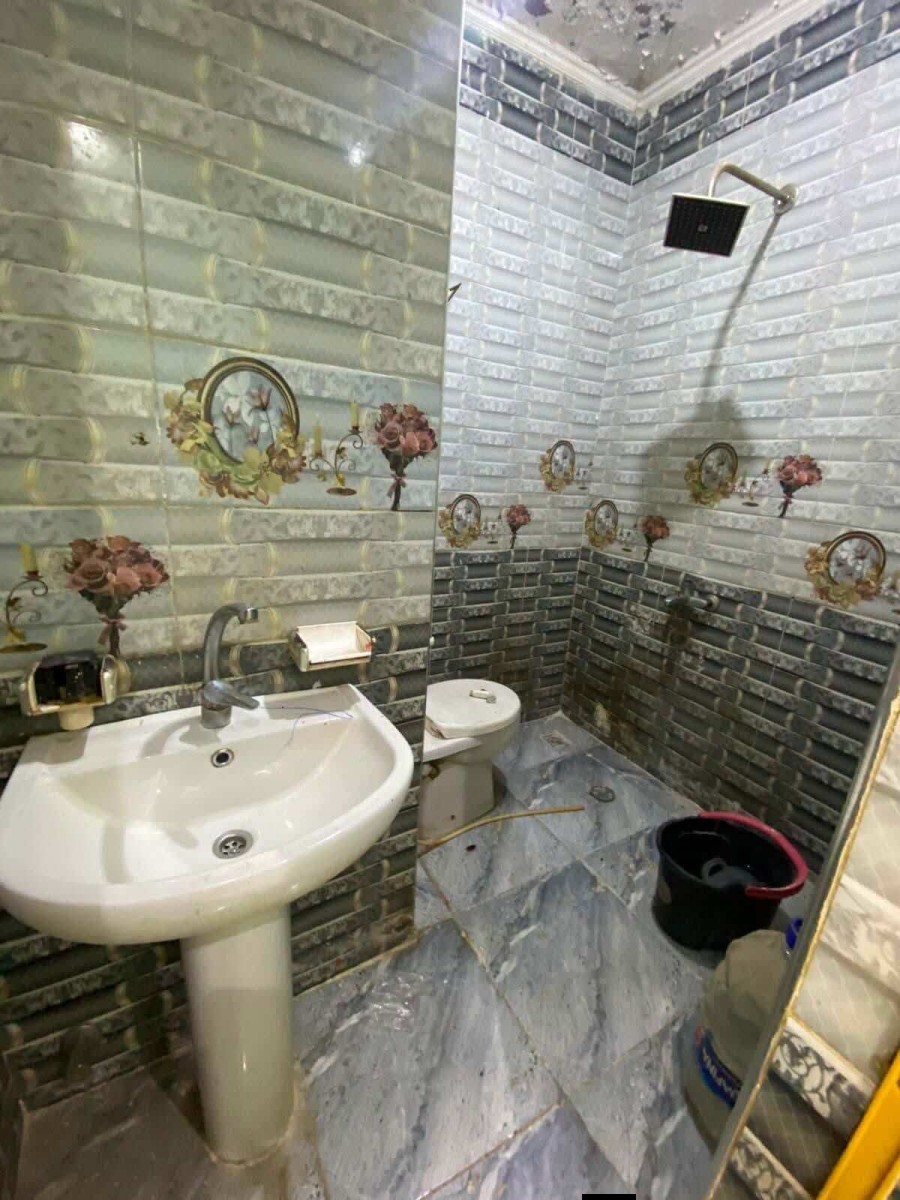 شقه للايجار النزهة 2 متفرع من ال27 دور رابع اسانسير 150 متر