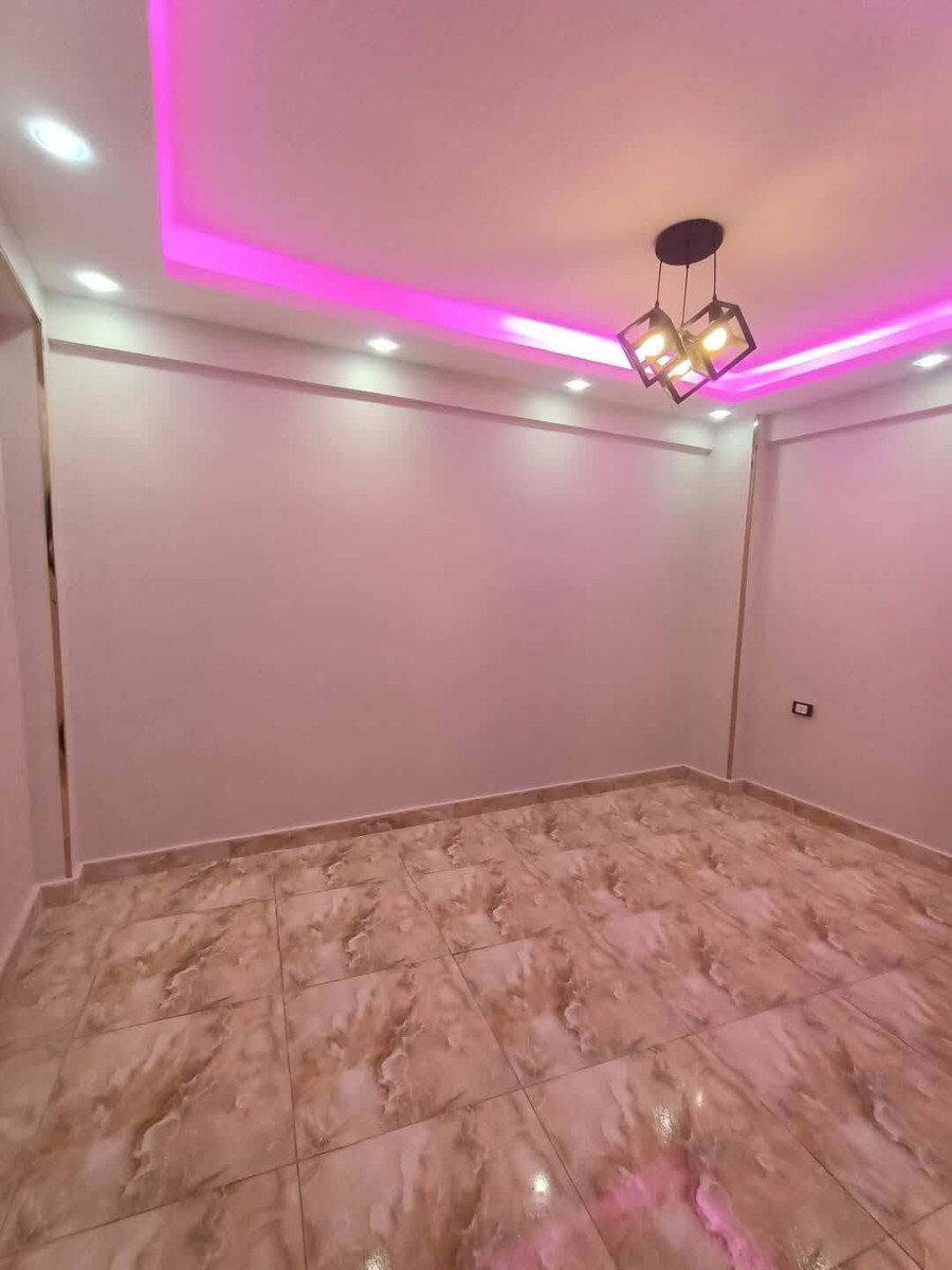 شقه للبيع النزهة 2 متفرع من ال27 دور 12 اسانسير 100 متر