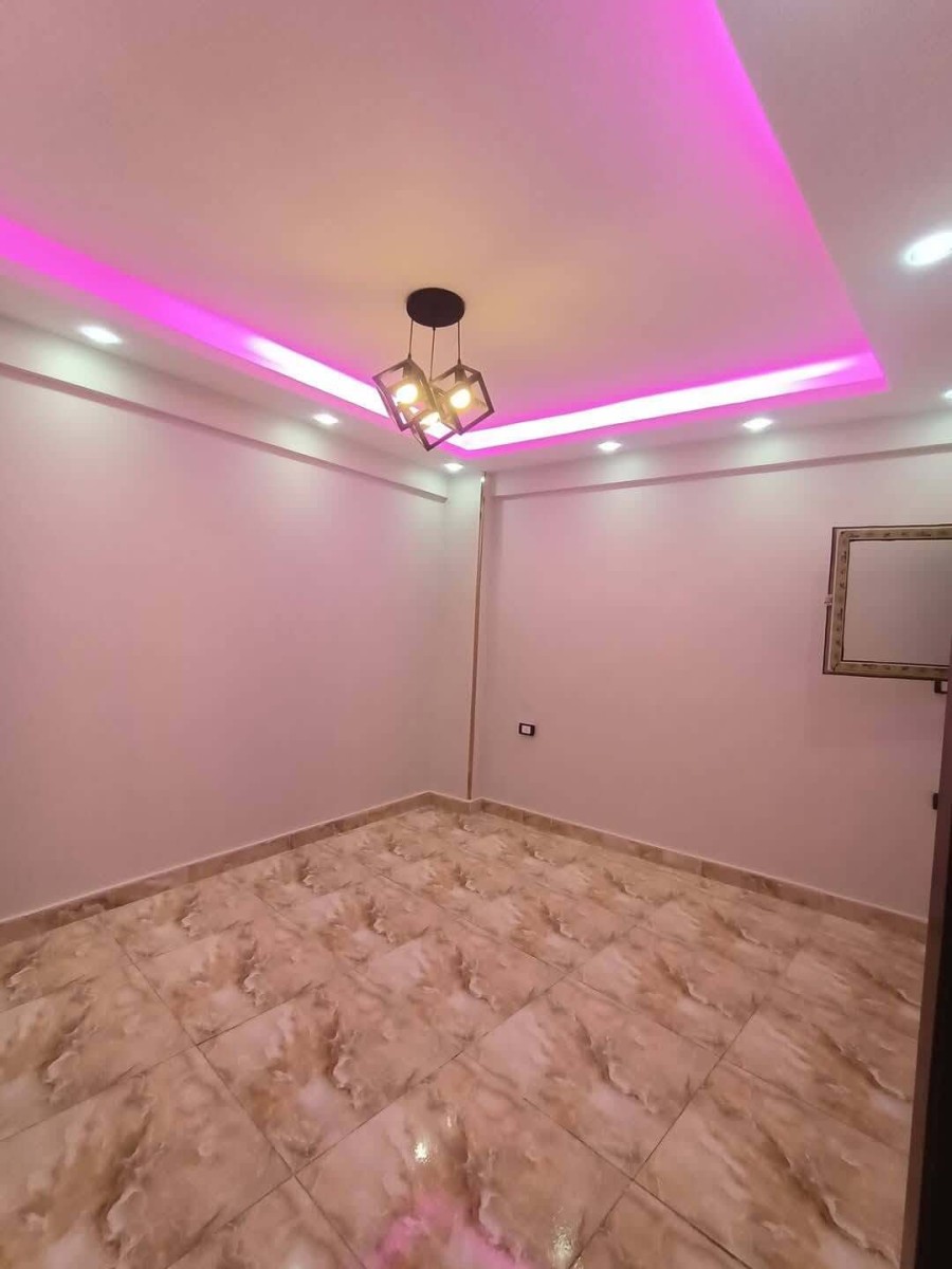 شقه للبيع النزهة 2 متفرع من ال27 دور 12 اسانسير 100 متر