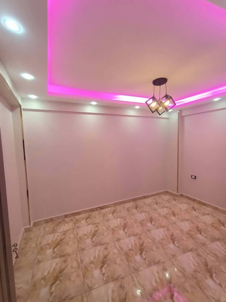 شقه للبيع النزهة 2 متفرع من ال27 دور 12 اسانسير 100 متر