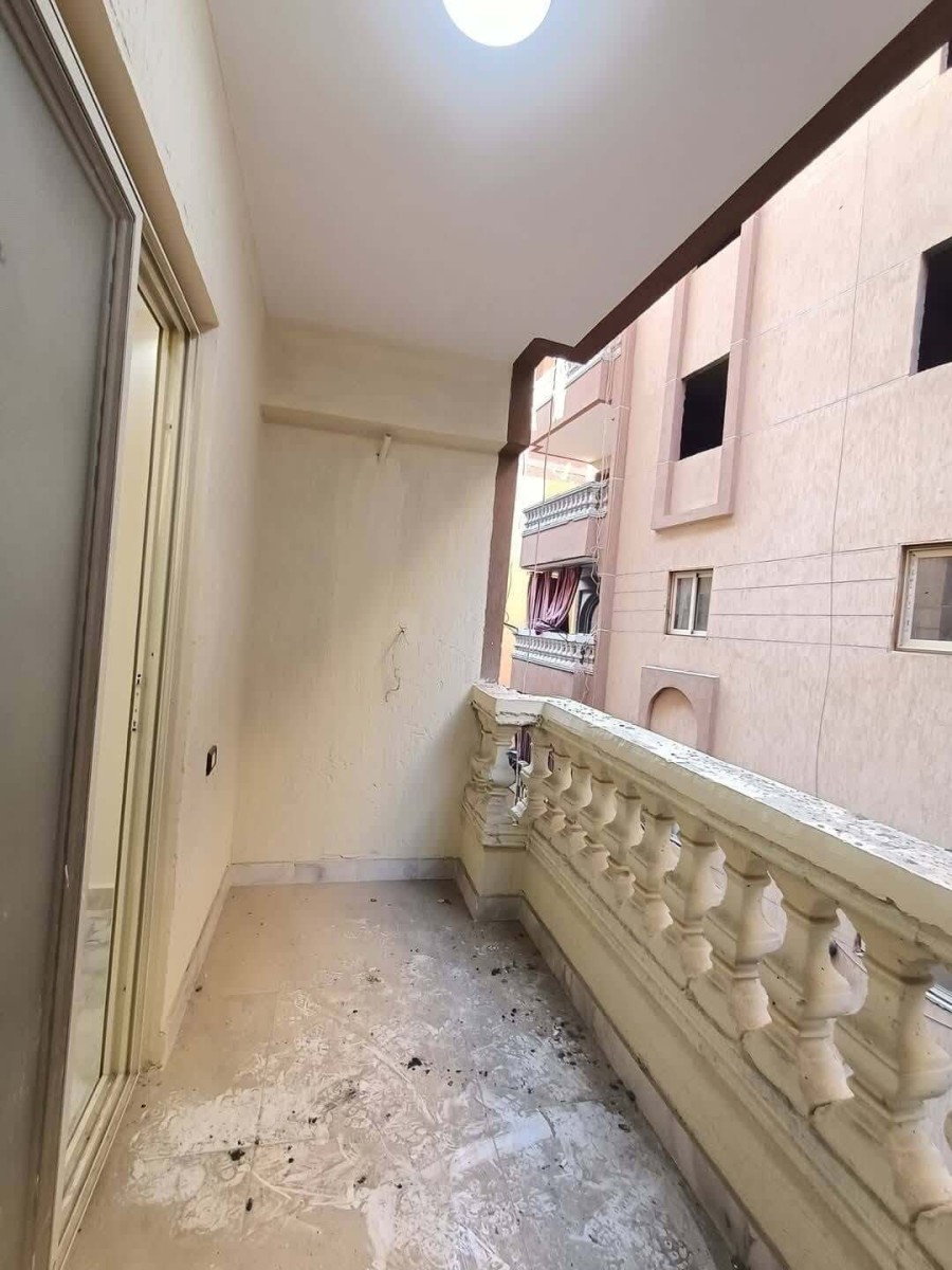 شقه للايجار النزهة 2 متفرع من ال27 دور عاشر اسانسير 150 متر