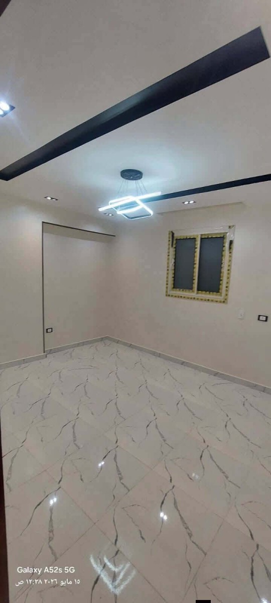 شقه للبيع النزهة 2 جانبي شارع 27 دور 14 مساحة 150 متر 3 غرف