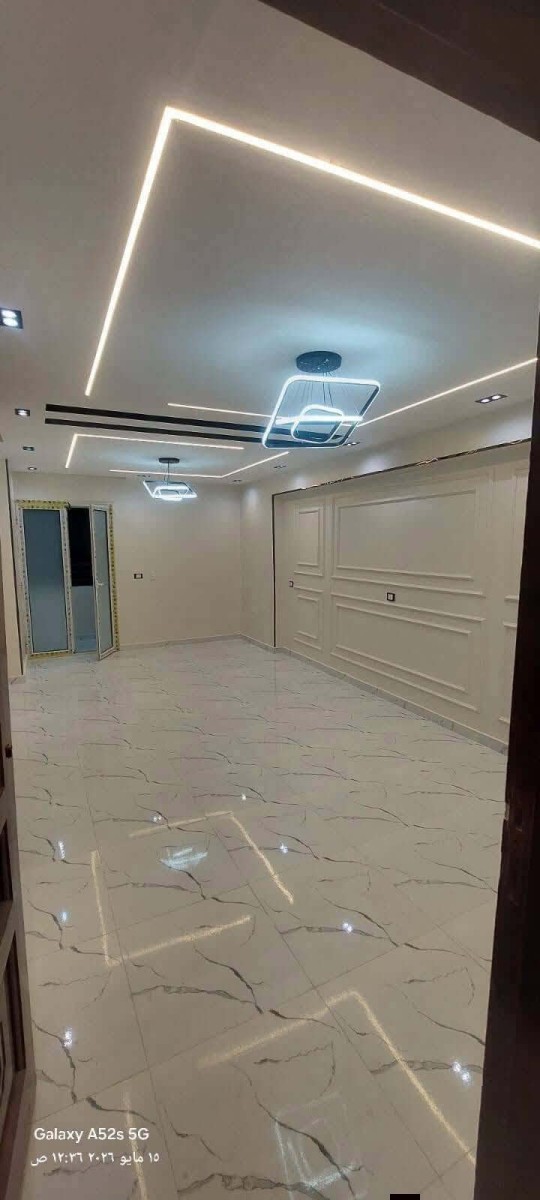 شقه للبيع النزهة 2 جانبي شارع 27 دور 14 مساحة 150 متر 3 غرف