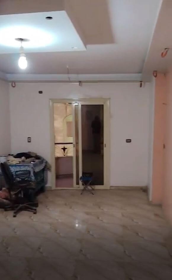 شقه للبيع شارع ال ١٧ من شارع ال ٢٧ الدور الثانى سوبر لوكس