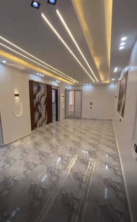 شقة للبيع النزهة 2 بجوار مدرسه مودرن اسكول 150 متر متشطبة