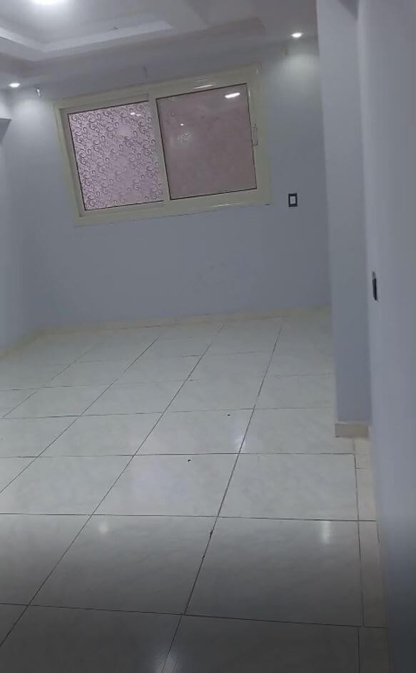 شقه للايجار جانبي من شارع الخمسين سوبر لوكس دور رابع