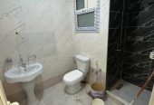 شقه للبيع النزهة 2 جانبى شارع 27 دور اول مساحه 160متر