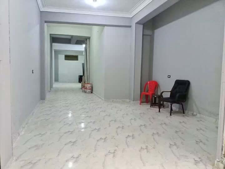 محل للايجار اول شارع ال 12 شمال مساحة 85 متر متشطبة