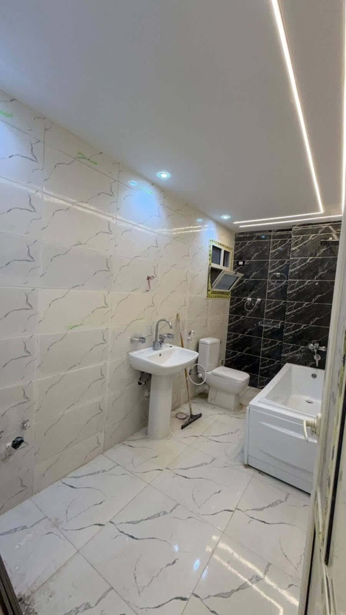 شقة للإيجار أول سكن في جسر السويس 3 غرف بـ 7200 جنية