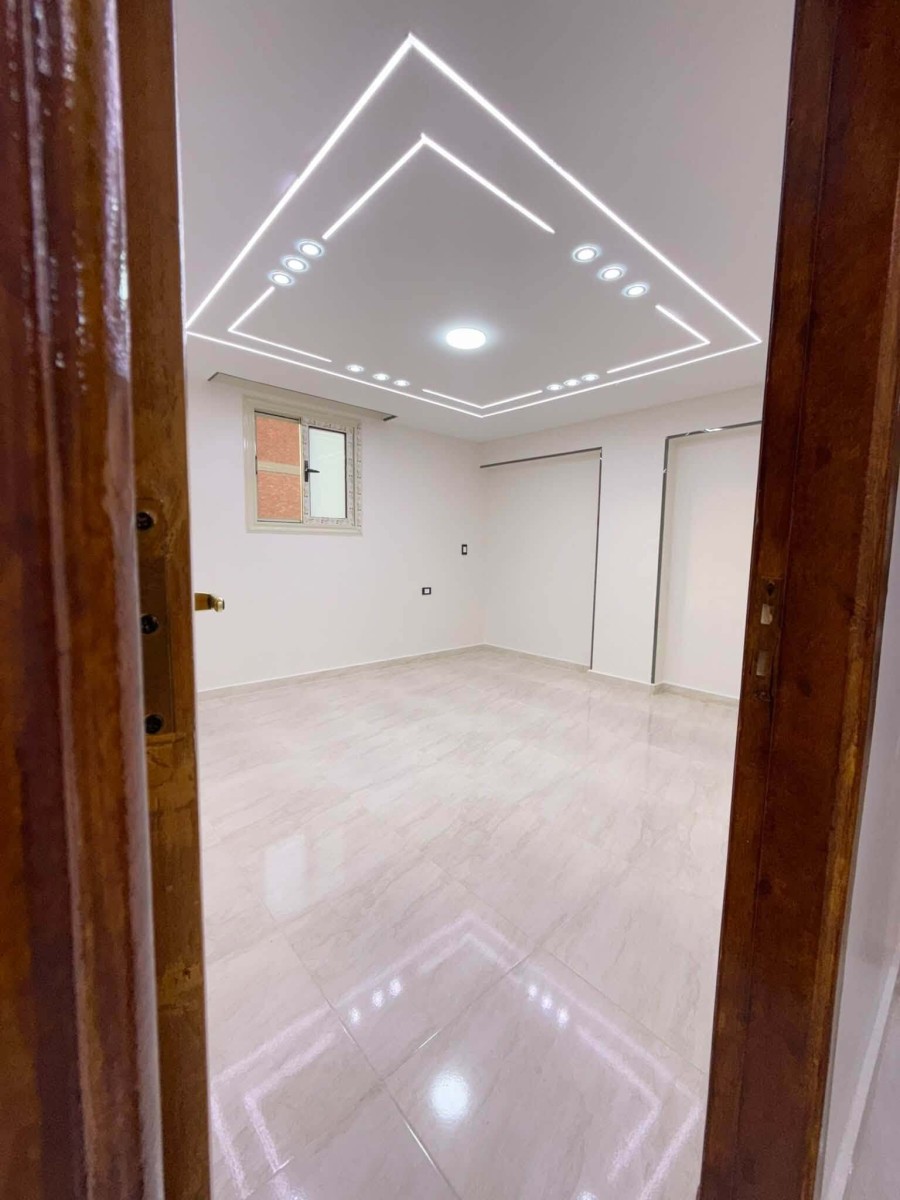 شقة للبيع أول سكن ناصية بجوار مترو هشام بركات 3 غرف و2 حمام